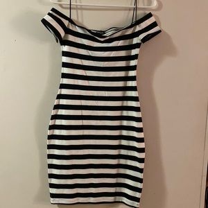 Express, black/white, small